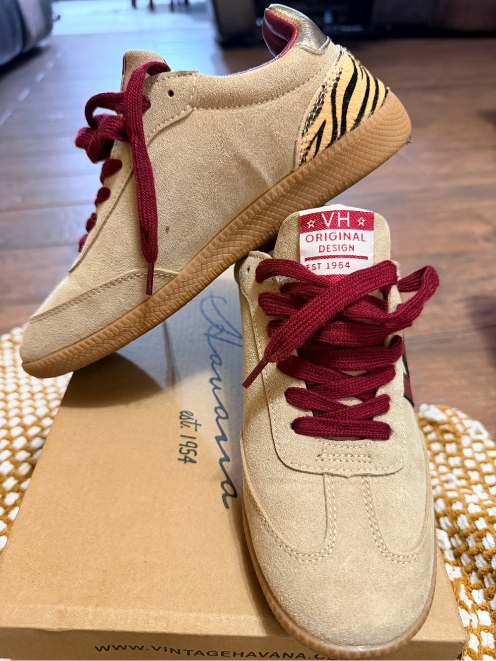 Vintage Havana Dreamer low-top lifestyle sneakers. - Picture 3 of 5